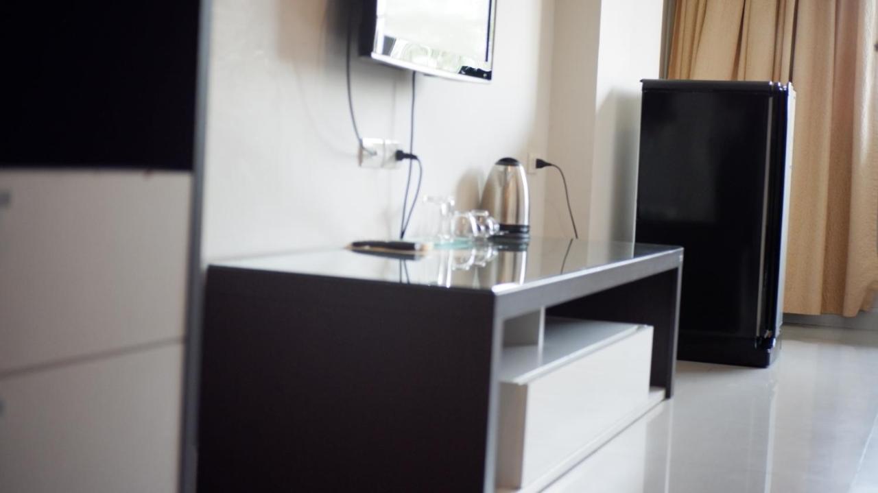 14 Living Otel Bangkok Dış mekan fotoğraf