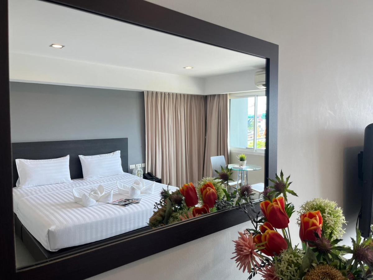 14 Living Otel Bangkok Dış mekan fotoğraf