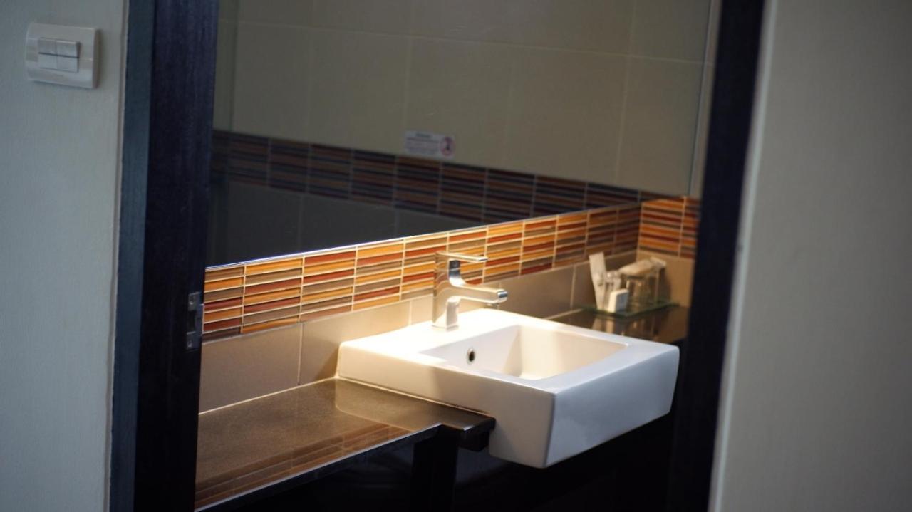 14 Living Otel Bangkok Dış mekan fotoğraf