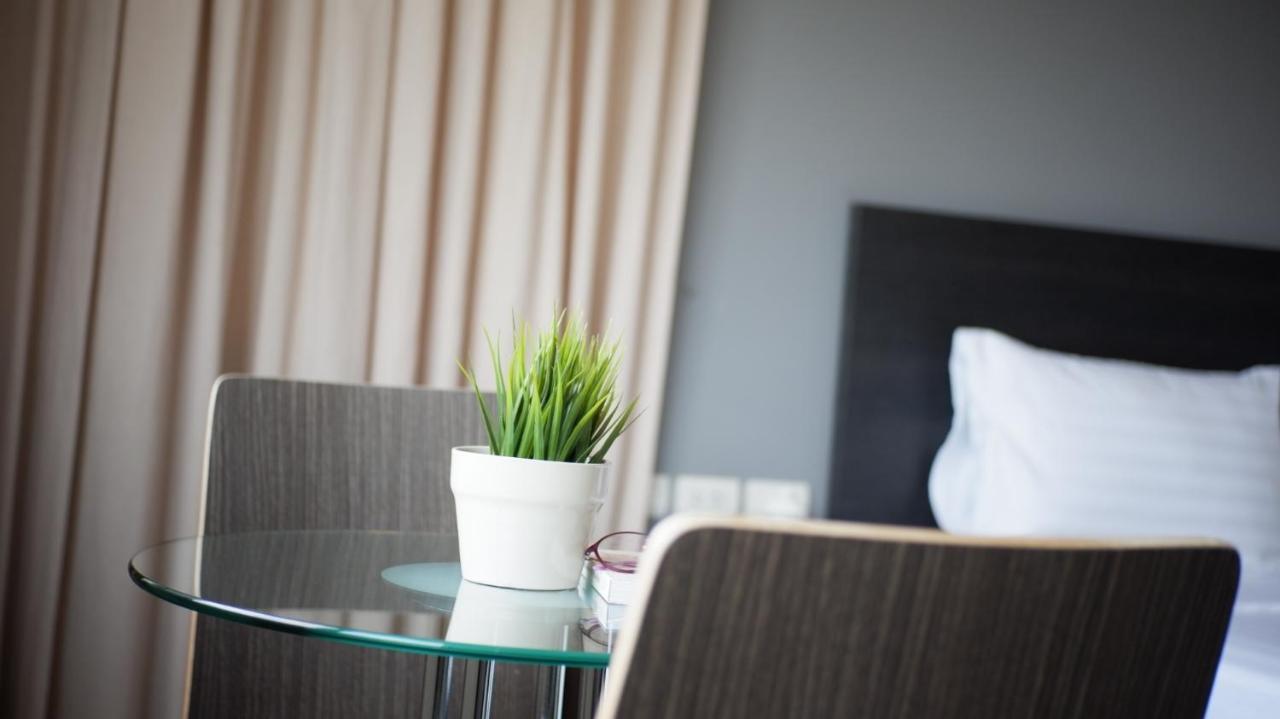 14 Living Otel Bangkok Dış mekan fotoğraf