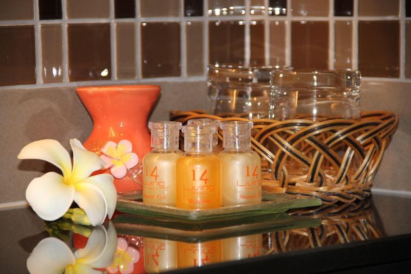 14 Living Otel Bangkok Dış mekan fotoğraf