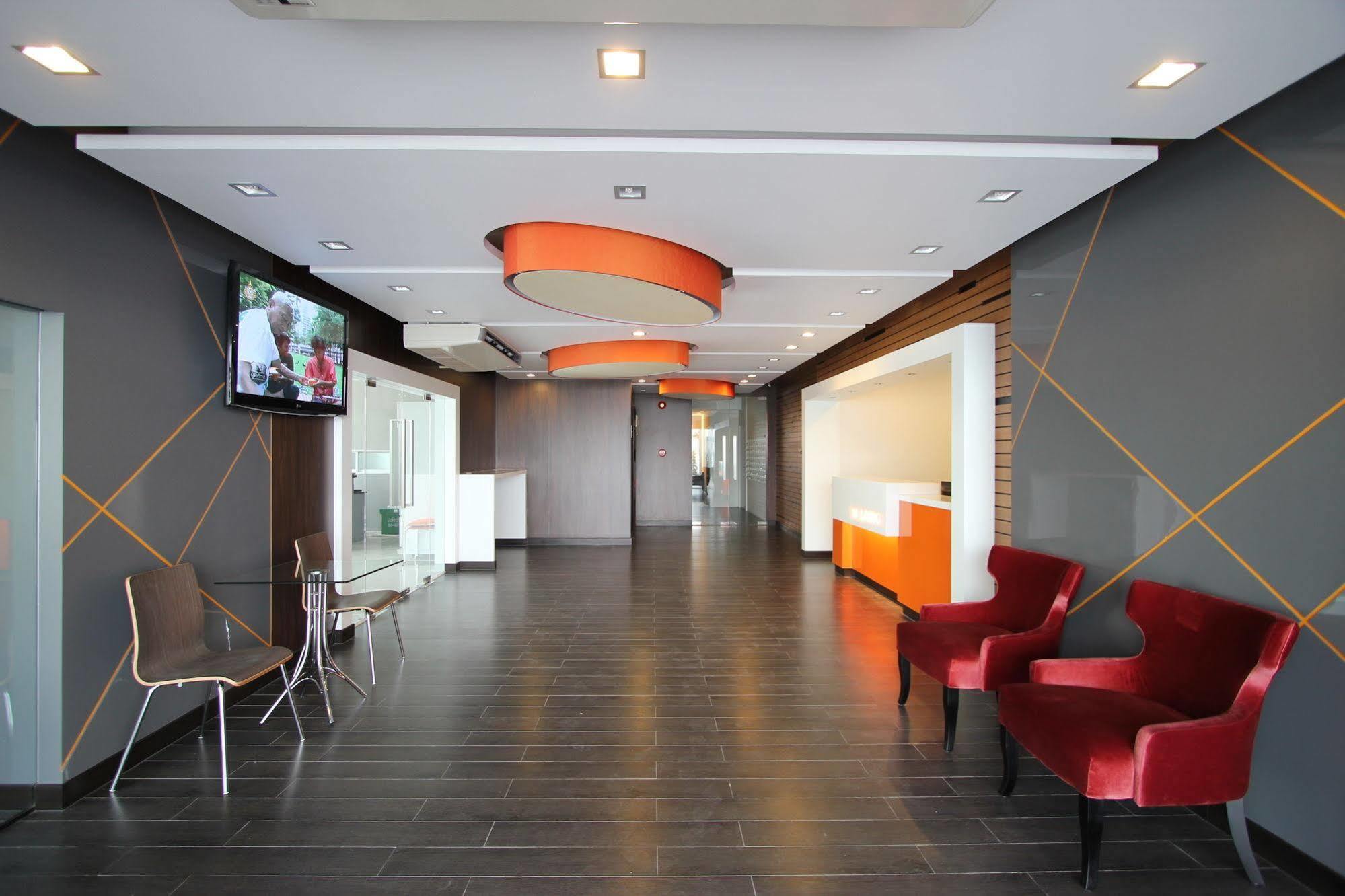14 Living Otel Bangkok Dış mekan fotoğraf