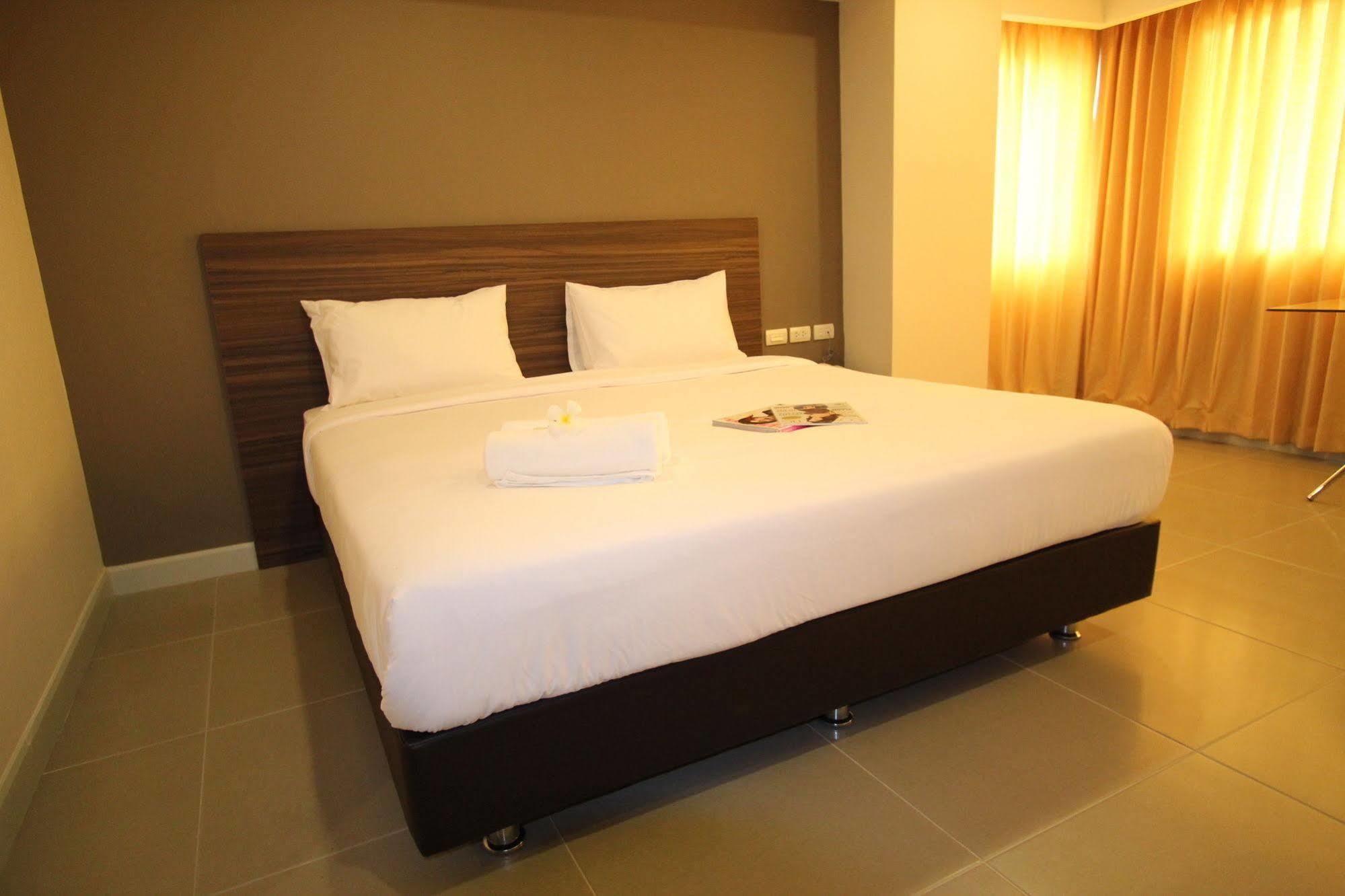 14 Living Otel Bangkok Dış mekan fotoğraf