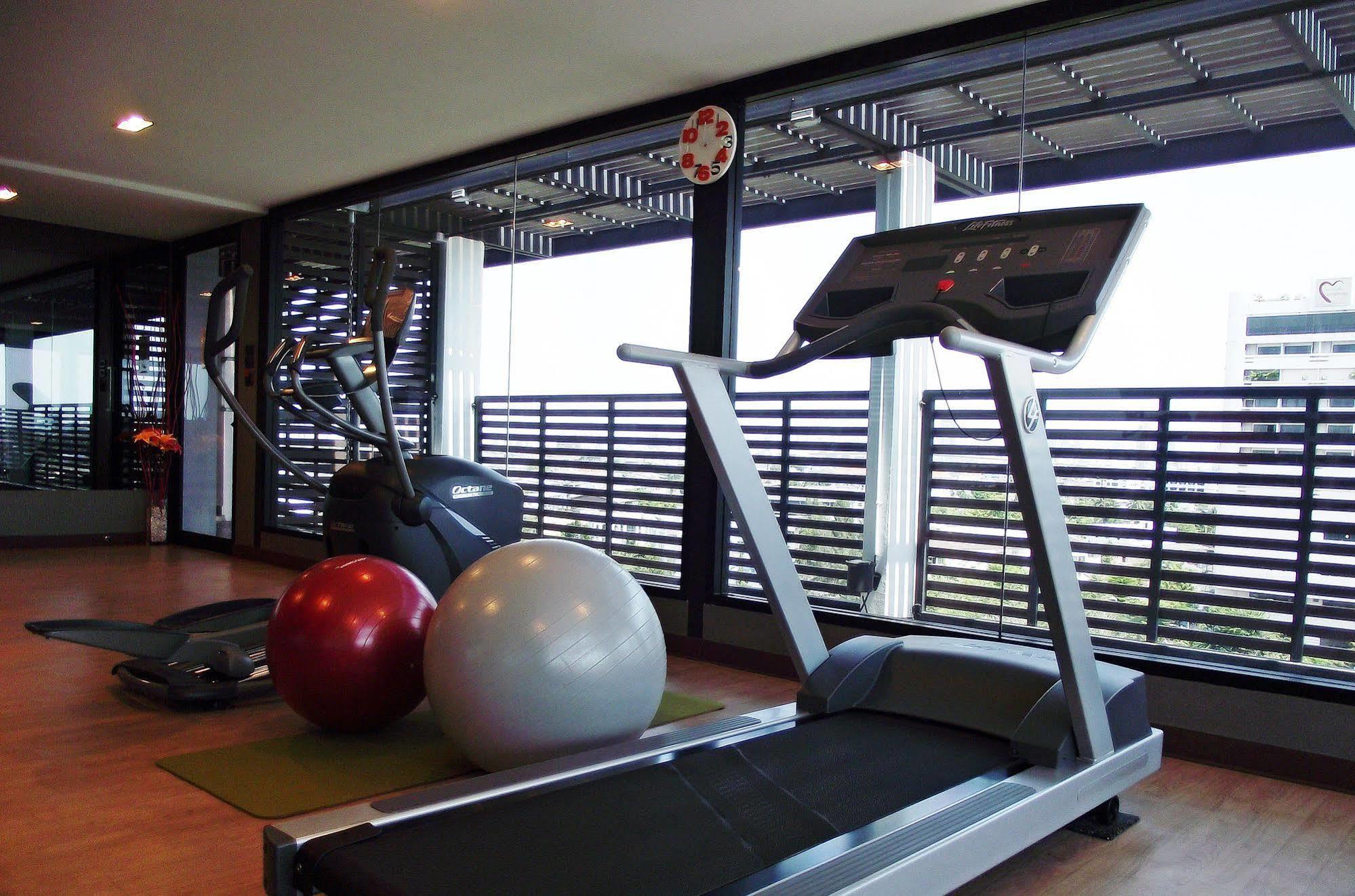 14 Living Otel Bangkok Dış mekan fotoğraf