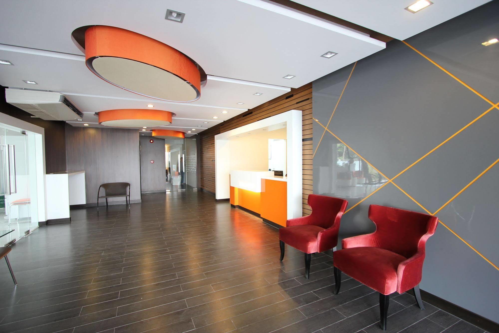 14 Living Otel Bangkok Dış mekan fotoğraf
