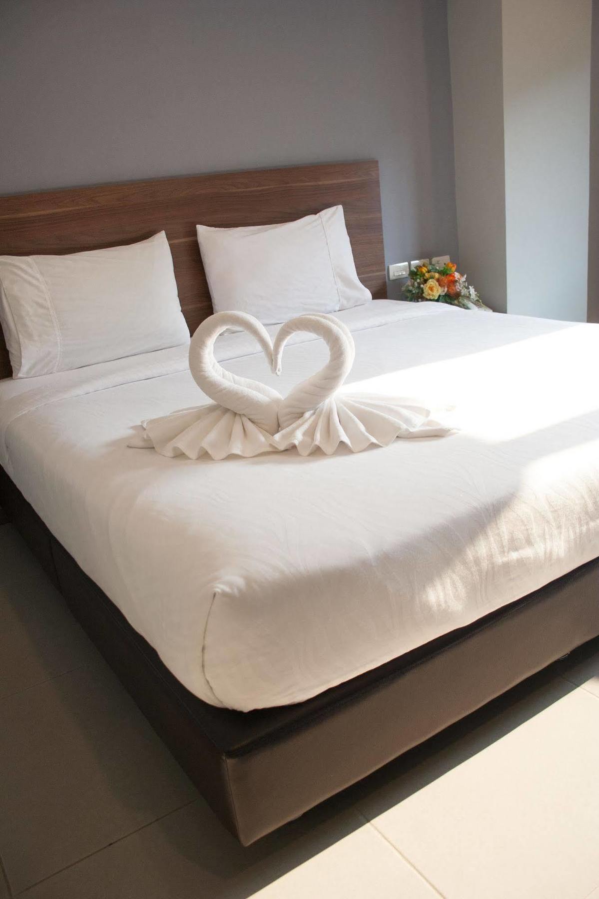 14 Living Otel Bangkok Dış mekan fotoğraf