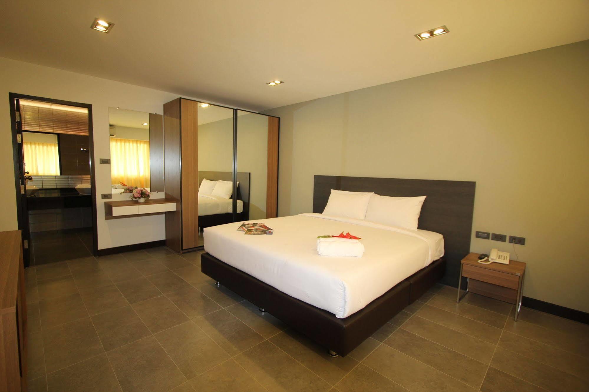 14 Living Otel Bangkok Dış mekan fotoğraf